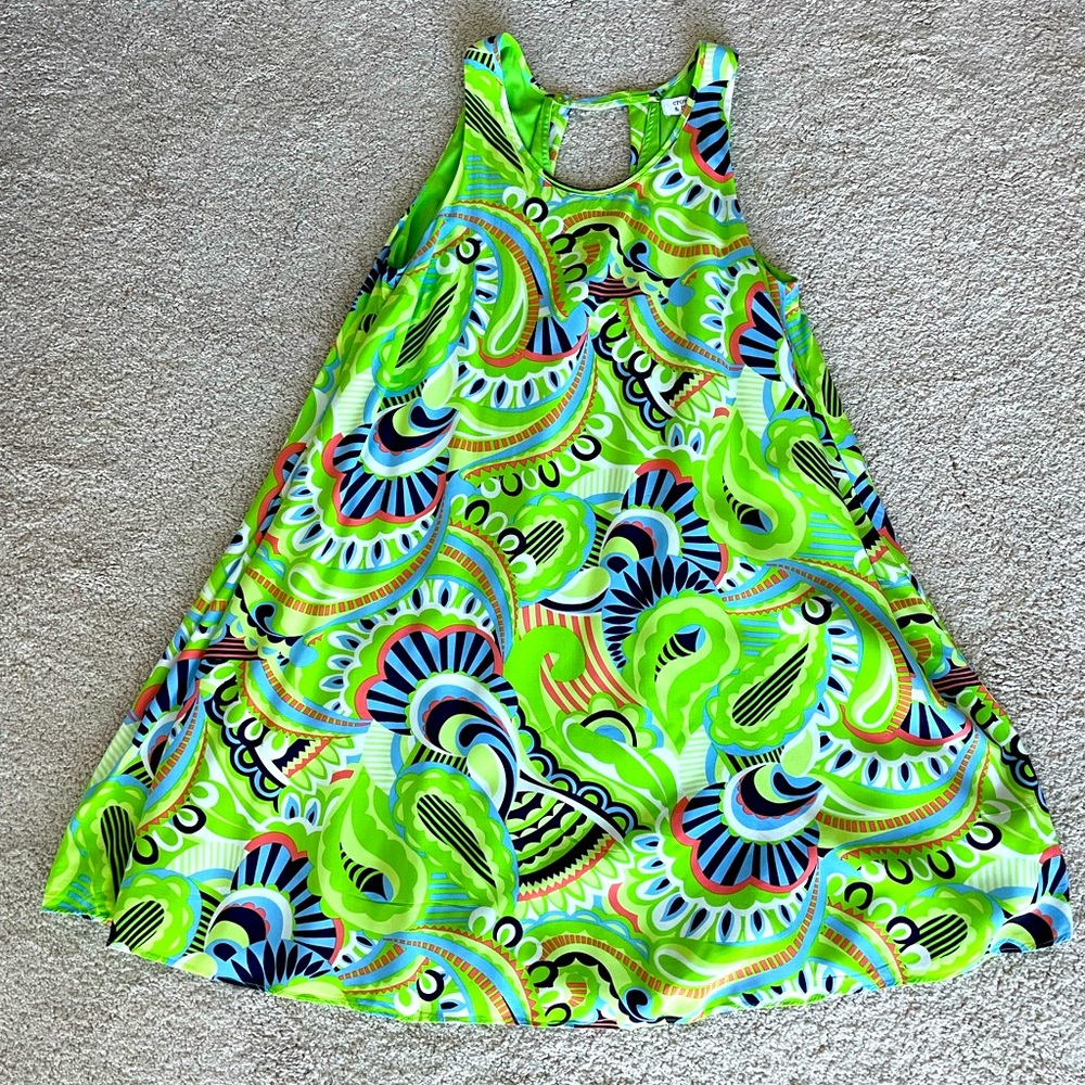 CROWN & IVY Sleeveless Swing Dress Colorful print Size Small cut-out @ neck back